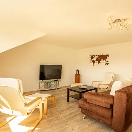 Helle Mit Stellplatz Apartman